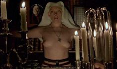 Полностью голая Тони Коллетт в фильме «8 1.2 женщин» фото #8