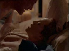 Голая Шерри Роуз в фильме «Дьявол во плоти» фото #1