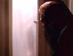 Голая Шерри Стрингфилд в сериале «Полиция Нью-Йорка» фото #1