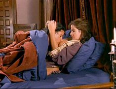 Страстная Шэннан Ли снялась голой в фильме «Девственницы Шервудского леса» фото #9