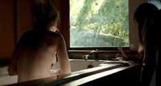 Голая Эван Рэйчел Вуд в фильме «В лесу» фото #6