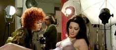 Эдвиж Фенек снялась голой в фильме «Ирис в крови» фото #8