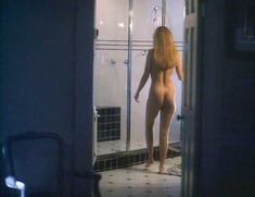 Голая Эйприл Богеншуц в фильме «Игра в полицейских» фото #1