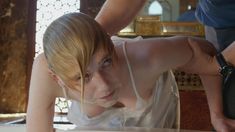 Голая Элизабет Дебики в сериале «Ночной администратор» фото #15