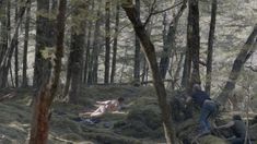 Голая Элизабет Мосс в сериале «Вершина озера» фото #3