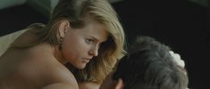 Голая Элис Ив в фильме «Переправа» фото #6