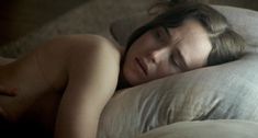 Голая Эллен Пейдж в фильме «В лесу» фото #5