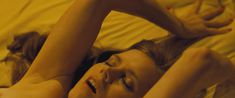 Голая Эми Адамс в фильме «Афера по-американски» фото #2