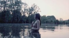 Голая Эми Рен в сериале «Последнее королевство» фото #3