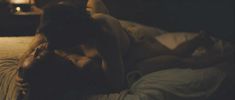 Голая Эммануэль Беар в фильме «Всё начинается с конца» фото #5