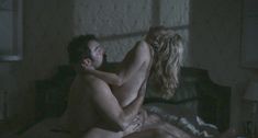 Голая Эмманюэль Сенье в фильме «В доме» фото #2