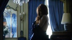 Голая Энджи Эверхарт в фильме «Любовь в Париже» фото #3