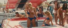 Голая Эшлинн Брук в фильме «Пираньи 3D» фото #4