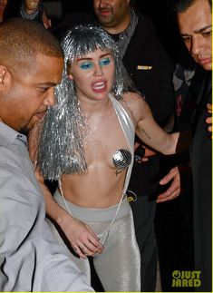 Пошлый наряд Майли Сайрус на вечеринке Art Basel Opening Night фото #2