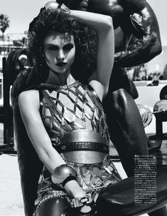 Сексуальная Карли Клосс в журнале Vogue фото #4