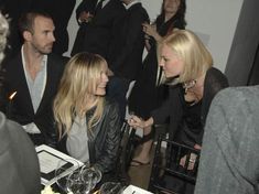 Голая грудь Кейт Босуорт на вечеринке в Нью-Йорке фото #1