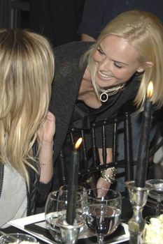 Голая грудь Кейт Босуорт на вечеринке в Нью-Йорке фото #3