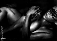 Рианна оголилась для журнала Esquire фото #4