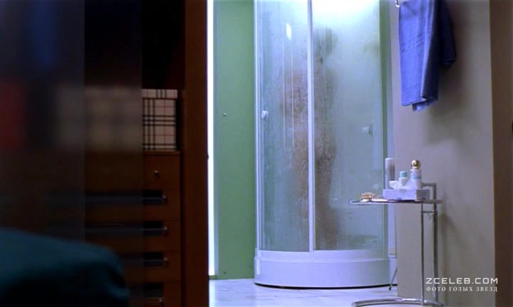 Орыс жігіті кіре берісте екі қызды жыныстық қатынас үшін алып кеткен.