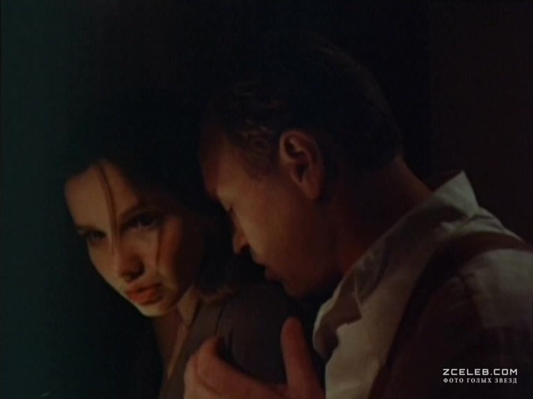 Ағаштың қасында Сексуалдық фильм бетке спермы