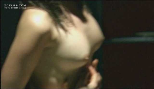 Порно құл анилингус жасайды Барбекюдегі секс