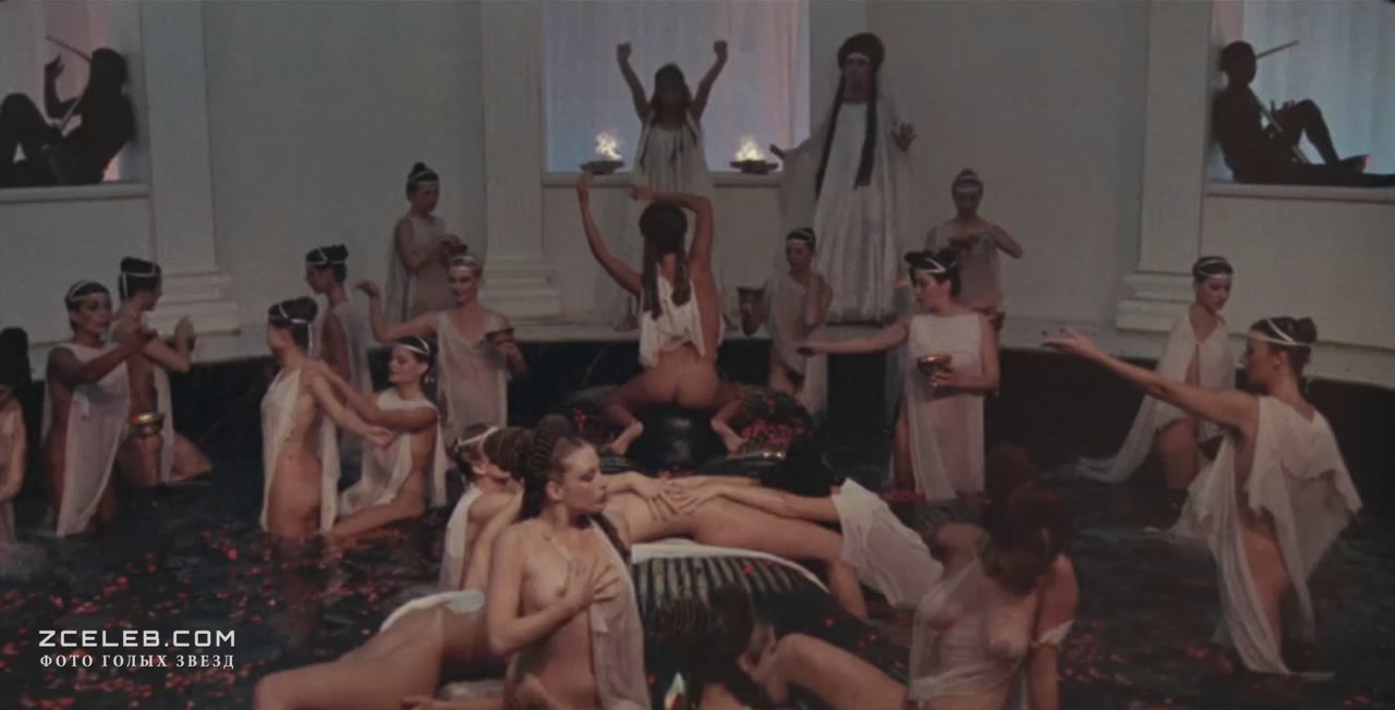 Әйелдің кискасынан сперматозоидты жалап жатқан ер адамның фотосы Интернеттегі VIP секс кештері