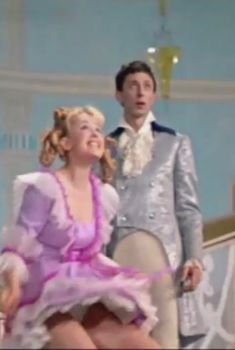 Эротикалық массаж Ростов Мұрыннан сперму бар терең минет