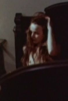 Татьяна Друбич засветила грудь в фильме «Десять негритят», 1987