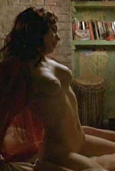 Голая Наталия Вербеке в фильме «Точки над I», 2002