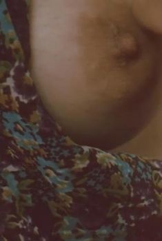 Голая грудь Юн Джин-со в фильме «Олдбой», 2013